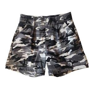 Women's V.I.P. Camouflage Shorts Size 7/8